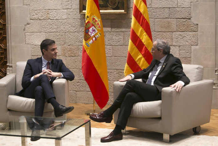 Reunió al Palau de la Generalitat de Catalunya entre els presidents català Quim Torra i l'espanyol Pedro Sánchez