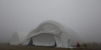 Instal·len un altre hangar per reparar avions a Alguaire