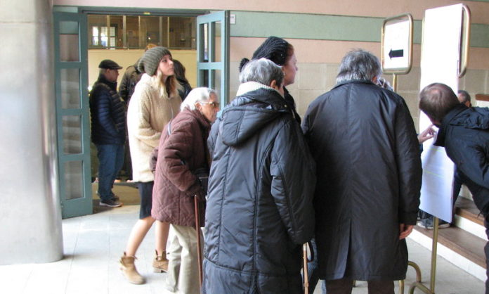 Girona. Eleccions Parlament 21D. Jornada electoral a l'Escola Verd, un dels col·legis que va rebre amb més contudència la repressió policial del Referèndum de l'1 d'octubre.
