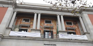 Quatre ajuntaments, obligats a retirar cartells a favor dels presos