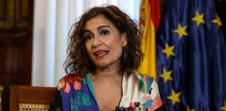 Montero desvincula el diàleg polític del del pressupost