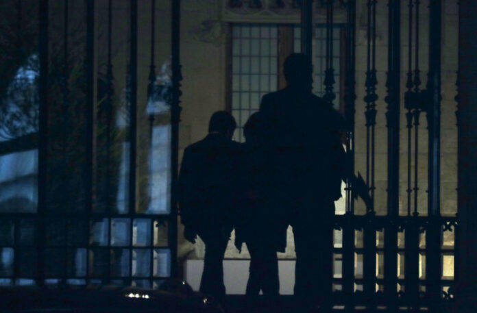 El president de la Generalitat, Pere Aragonès, arriba al Palau de la Generalitat, el 21 de novembre del 2021. (Horitzontal).