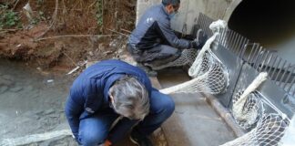Sant Fruitós instal·la un sistema per evitar que els residus arribin al riu