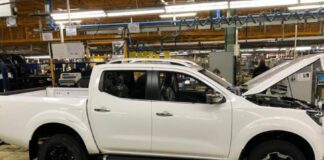 Nissan acaba la producció de vehicles a Barcelona amb el muntatge de l’última ‘pick up’ Navara a la Zona Franca