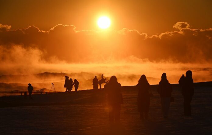 Amanecer en la playa de Gangmun
