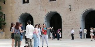 Montserrat recupera una part dels turistes, però són un terç del seu rècord
