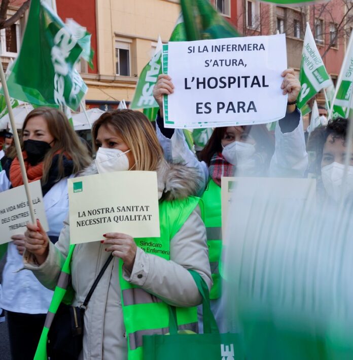 Enfermeras exigen ante el Departamento de Salud una ampliación de plantillas