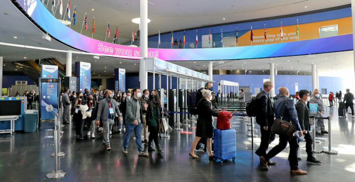 Barcelona. Mobile World Congress última jornada. gent marxant de la fira. MWC22