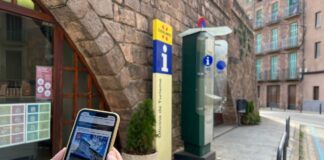 Cardona instal·la punts de connexió Wi-Fi a la via pública