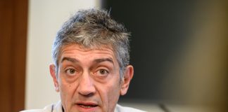 “La burocràcia s’ha fet molt gran. Cada vegada és més complicat fer un expedient”