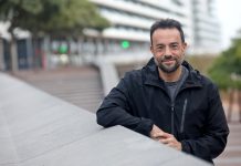 “A les nits bevia i plorava, i l’endemà tocava somriure”