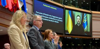 El Parlament reafirma el seu suport a Ucraïna quatre anys després de la invasió russa
