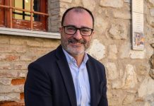 “És complicat governar sense majoria absoluta. I això que la criticava quan estava a l’oposició!”