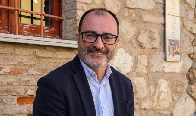 “És complicat governar sense majoria absoluta. I això que la criticava quan estava a l’oposició!”