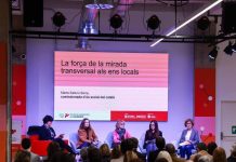 Els municipis remen pel català