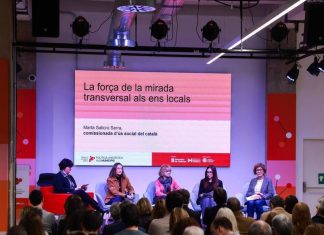 Els municipis remen pel català