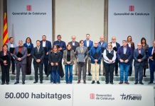 El president Illa signa un conveni amb alcaldes de 31 municipis per a construir 566 habitatges públics