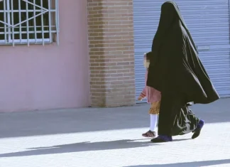 L’ajuntament de Lleida vol prohibir l’ús del burca a la via pública i als espais municipals