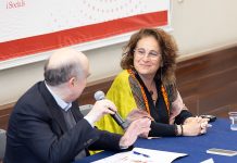 Aurora Carbonell, alcaldessa de Sitges, convidada al cicle “Alcaldes i Universitat 2026”, amb alcaldes.eu i la Universitat Pompeu Fabra