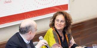 Aurora Carbonell, alcaldessa de Sitges, convidada al cicle “Alcaldes i Universitat 2026”, amb alcaldes.eu i la Universitat Pompeu Fabra