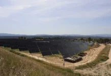 Deu municipis de Lleida, en contra del pla de renovables del Govern