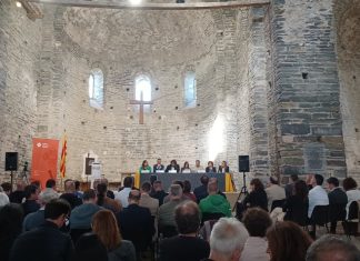 Osona escenifica la unitat política per reclamar una solució a Sant Pere de Casserres